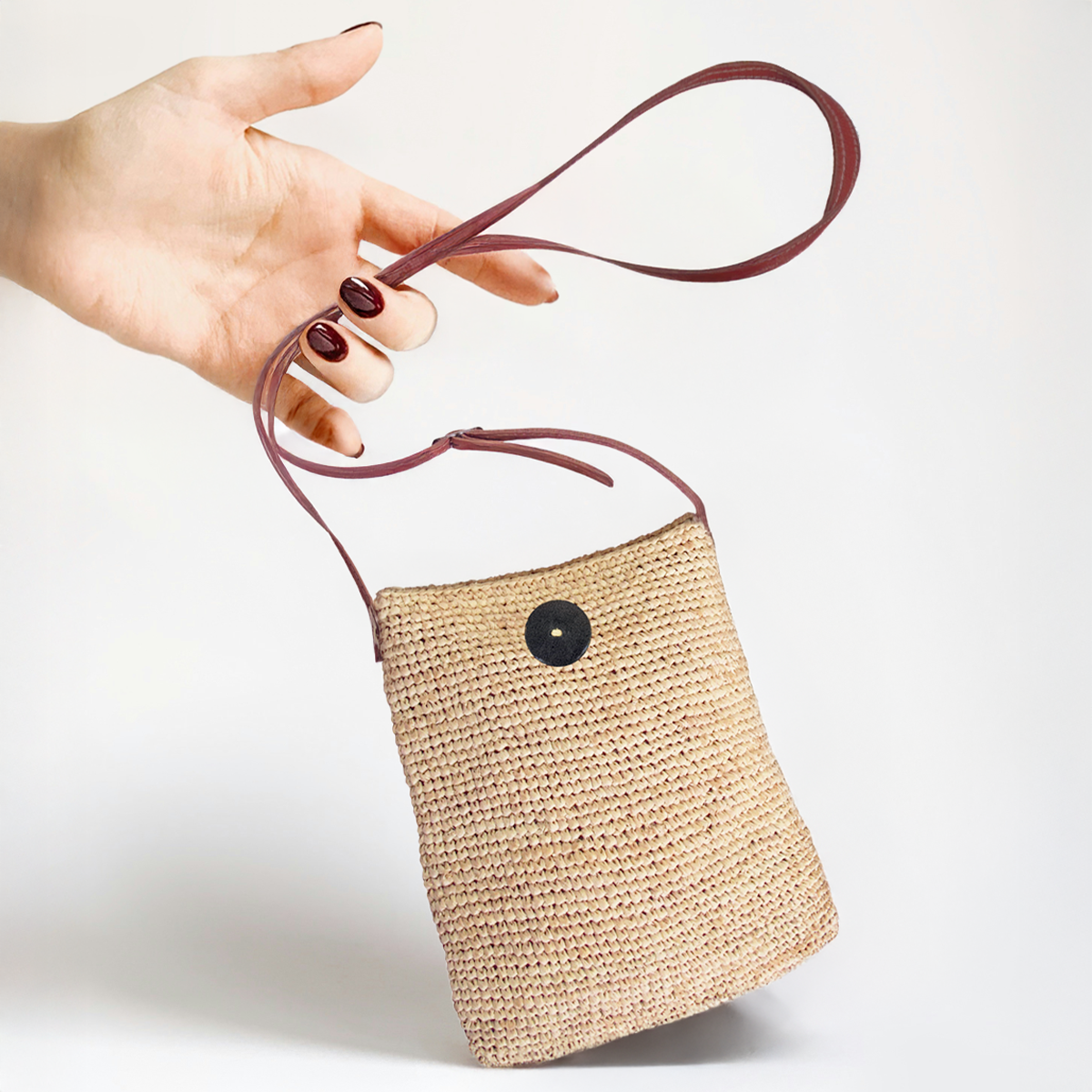 alt pochette en raphia chic pour l'été