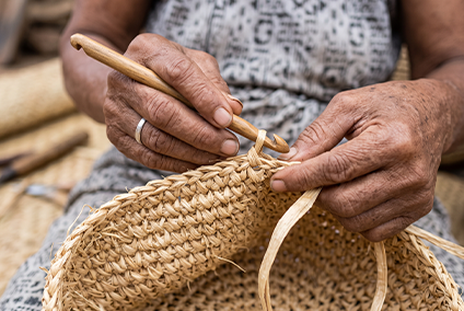 savoir faire madagascar, artisanat raphia madagascar, crochet malgache fait main,