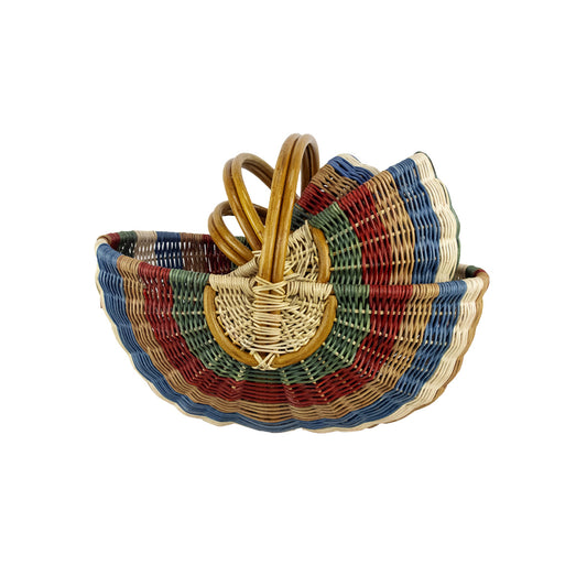 panier en rotin et corde coloré rouge bleu blanc marron et vert