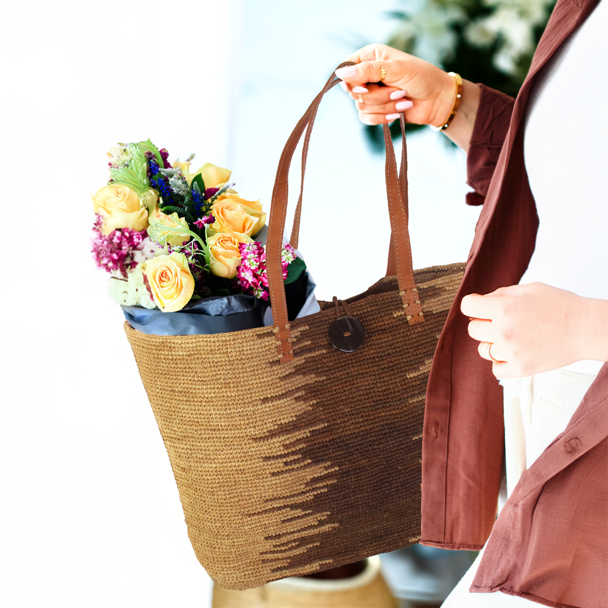 sac cabas en raphia marron et naturel
