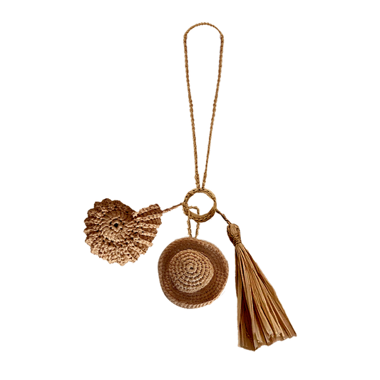 ALT bijou de sac coquillage et chapeau capeline en raphia