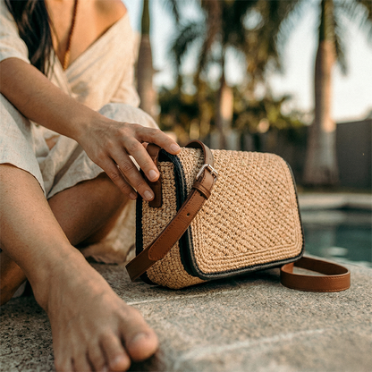 ALT pochette en raphia et cuir noir été femme chic
